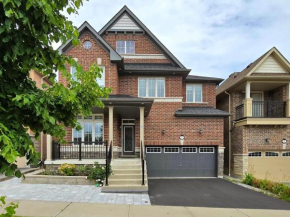 Custom & Luxurious Residence
